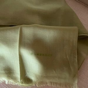 COPY - Burberry scarf